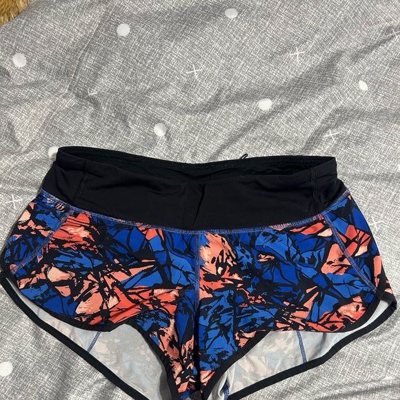 Lululemon shorts - Picture 1 of 3